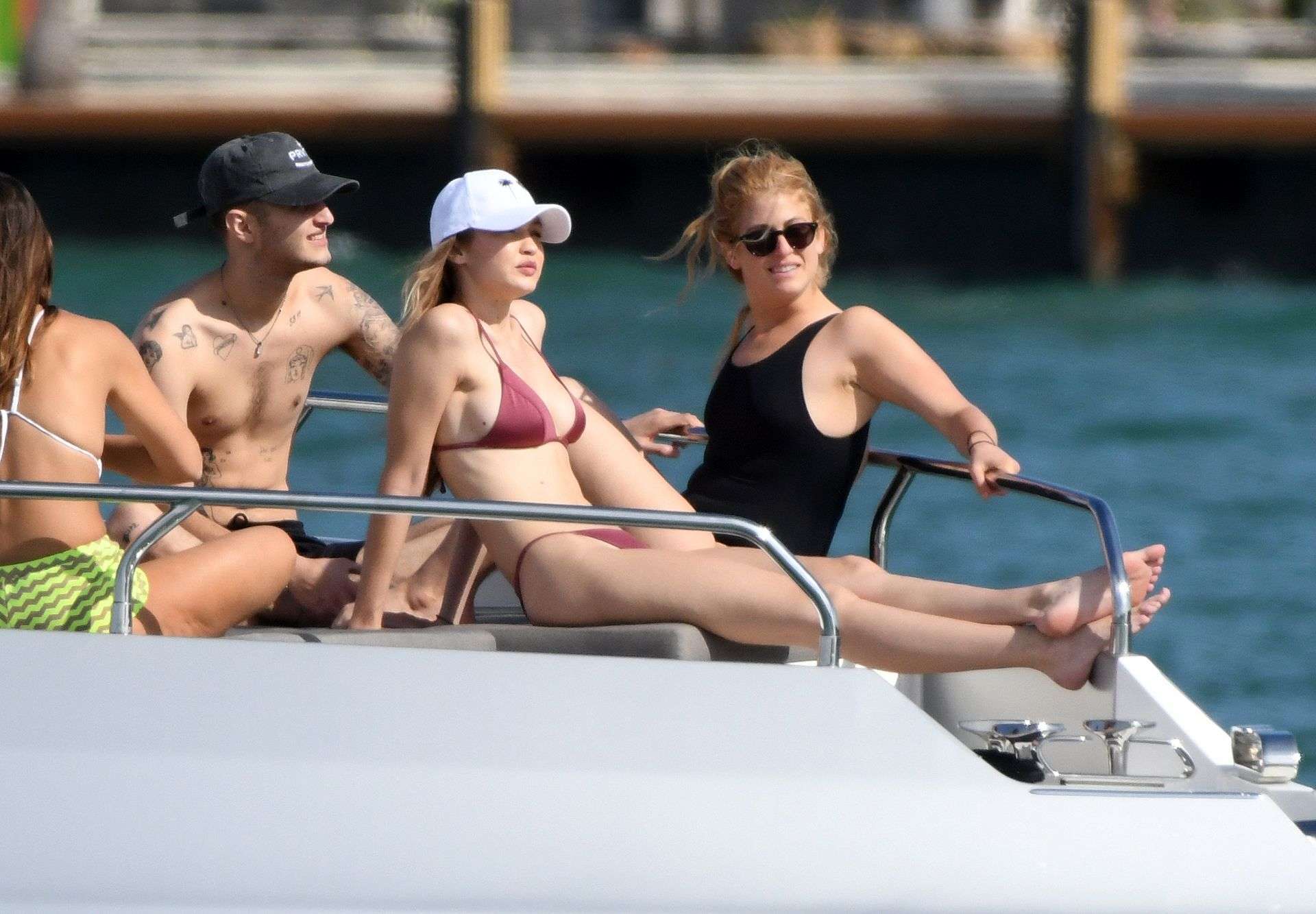 Gigi-Hadid-838