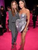 Hailee Steinfeld Leggy at MTV EMAs 2018 in Bilbao