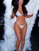 Kim, Kourtney and Khloe Kardashian, Kendall and Kylie Jenner in Sexy Lingerie Photoshoot