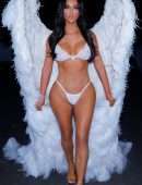 Kim, Kourtney and Khloe Kardashian, Kendall and Kylie Jenner in Sexy Lingerie Photoshoot
