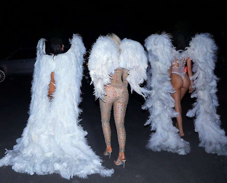 Kim, Kourtney and Khloe Kardashian, Kendall and Kylie Jenner in Sexy Lingerie Photoshoot