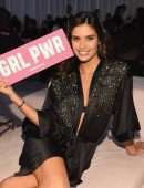 Sara Sampaio - 2018 Victoria's Secret Fashion Show in NYC