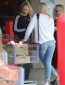 Anna Kournikova Shopping at Costco in Miami