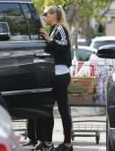 Anna Kournikova Shopping at Costco in Miami