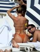 Candice-Swanepoel-in-Bikini-283