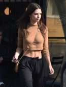 Emily Ratajkowski Out and About in Los Angeles