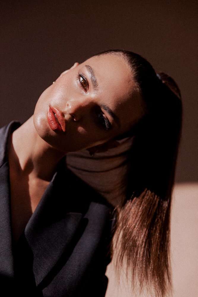 Emily-Ratajkowski-for-Into-The-Gloss-Photoshoot-19