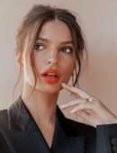 Emily-Ratajkowski-for-Into-The-Gloss-Photoshoot-21