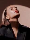 Emily-Ratajkowski-for-Into-The-Gloss-Photoshoot-23