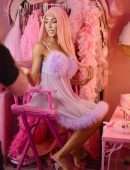 Farrah Abraham – Christmas Photoshoot at the Pink Palace in Los Angeles