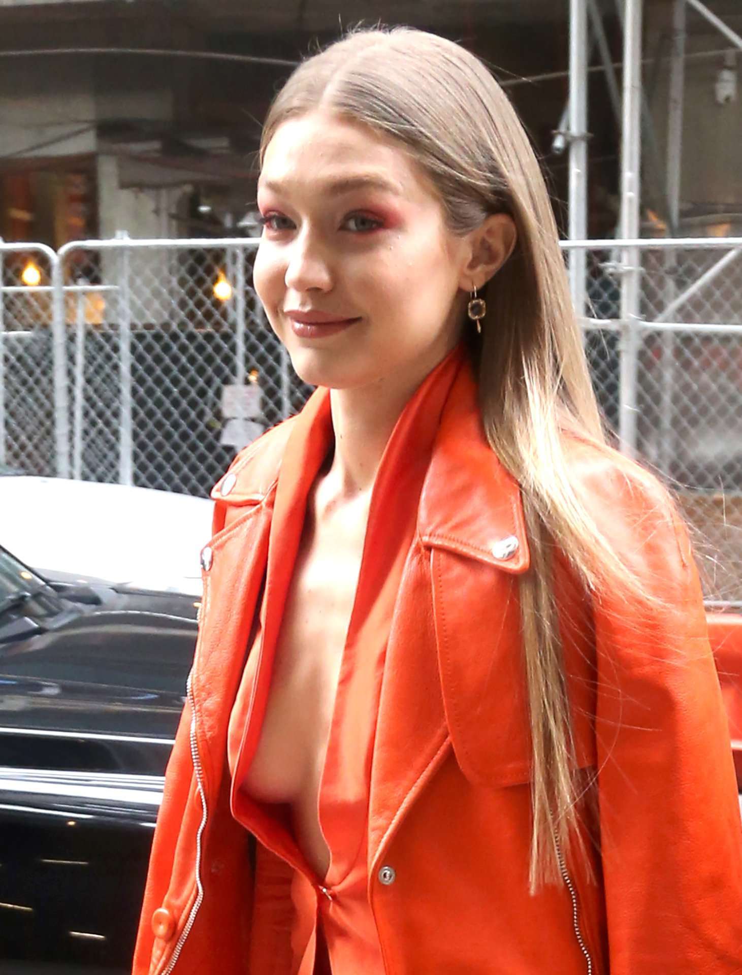 Gigi-Hadid-Braless-364
