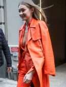 Gigi-Hadid-Braless-367