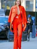 Gigi-Hadid-Braless-371