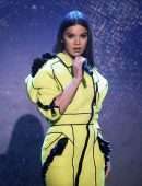 Hailee Steinfeld Performing on "The Tonight Show Starring Jimmy Fallon" in NYC