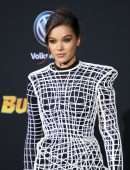 Hailee Steinfeld at the Premiere of Paramount Pictures' "Bumblebee" in Hollywood