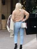 Hilary Duff Booty, Out in Beverly Hills