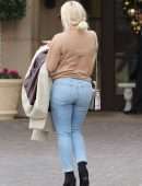 Hilary Duff Booty, Out in Beverly Hills