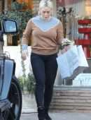 Hilary Duff Shopping for Christmas in Los Angeles