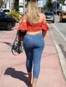 Iskra-Lawrence-309