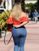 Iskra-Lawrence-310