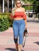 Iskra-Lawrence-312