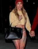 Jennifer Lopez Leaving the Live Nation Entertainment Headquarters in Beverly Hills