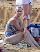 EXCLUSIVE: * NO WEB * Orlando Bloom And Katy Perry Spend Their Christmas Vacation On The Beach In Hawaii With Family