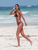 Lais Ribeiro Booty in Bikini on the Beach in Tulum