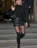Miley Cyrus – Braless See-Through Candids in London