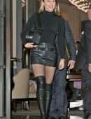 Miley-Cyrus-Braless-14