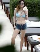 Bella Thorne and Dani Thorne on Miami Vacation by the Pool