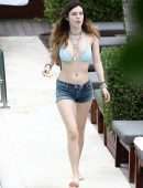 Bella Thorne and Dani Thorne on Miami Vacation by the Pool