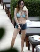 Bella Thorne and Dani Thorne on Miami Vacation by the Pool
