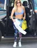 Jennifer Lopez in Tights Going to a Gym in Miami