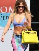 Jennifer Lopez in Tights Going to a Gym in Miami