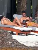 Sarah-Hyland-with-Wells-Adams-11