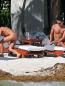 Sarah-Hyland-with-Wells-Adams-12