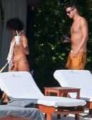 Sarah-Hyland-with-Wells-Adams-16