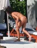 Sarah-Hyland-with-Wells-Adams-22