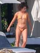 Sarah-Hyland-with-Wells-Adams-5