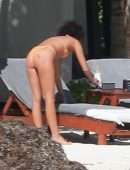 Sarah-Hyland-with-Wells-Adams-9