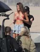 Taylor Hill – Victoria’s Secret Bikini Photoshoot Candids in Venice Beach