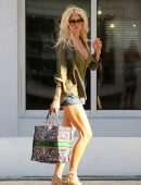 Victoria Silvstedt - Out Shopping in Miami