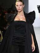 Josephine Skriver – Cong Tri Fashion Show in New York