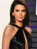 Kendall-Jenner-at-2019-Vanity-Fair-Oscar-Party-909