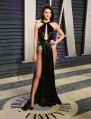 Kendall-Jenner-at-2019-Vanity-Fair-Oscar-Party-910