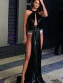 Kendall-Jenner-at-2019-Vanity-Fair-Oscar-Party-915