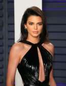 Kendall-Jenner-at-2019-Vanity-Fair-Oscar-Party-916
