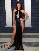 Kendall-Jenner-at-2019-Vanity-Fair-Oscar-Party-919