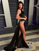 Kendall-Jenner-at-2019-Vanity-Fair-Oscar-Party-935